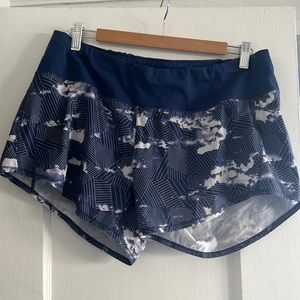 Oiselle Toolbelt Roga Shorts 10 EUC